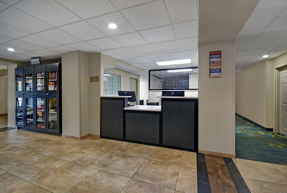 Candlewood Suites Columbia-Fort Jackson By Ihg Esterno foto